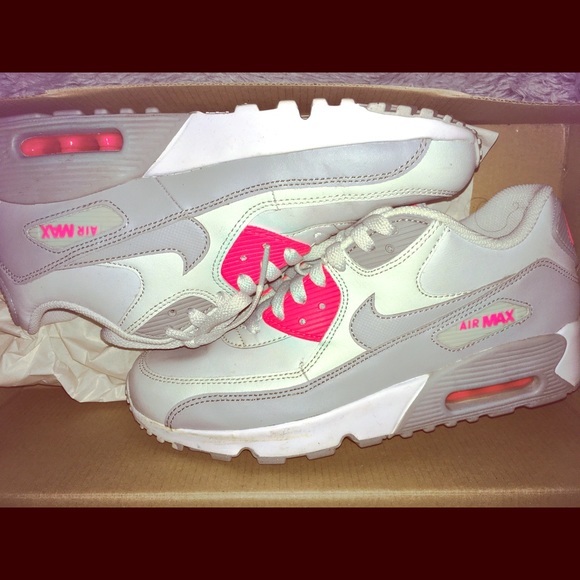 Nike Shoes - Nike Max 90 SE
